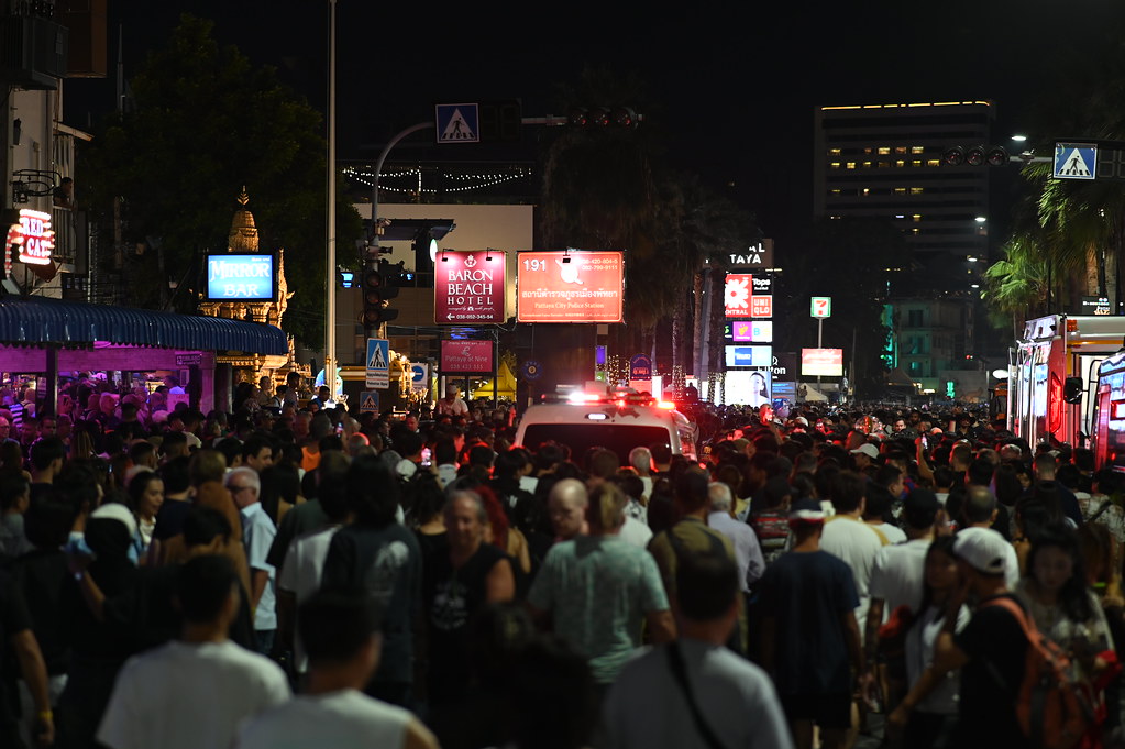芭提雅夜间人潮，当代街拍选集 摄